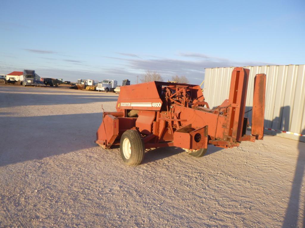 Hesston 4600 Square Baler