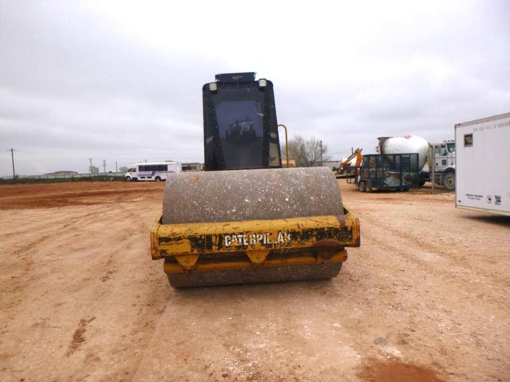 CAT CS563E Smooth Drum Vibratory Compactor Roller