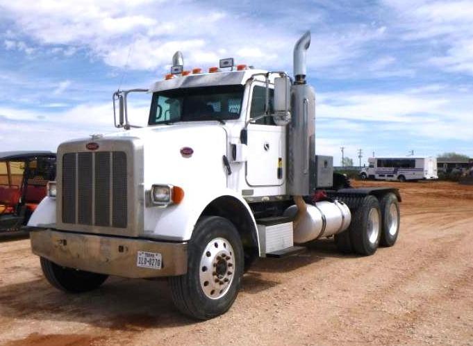 2007 Peterbilt 365 Day Cab Truck