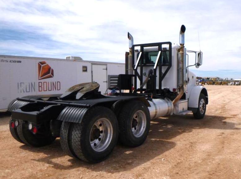 2007 Peterbilt 365 Day Cab Truck