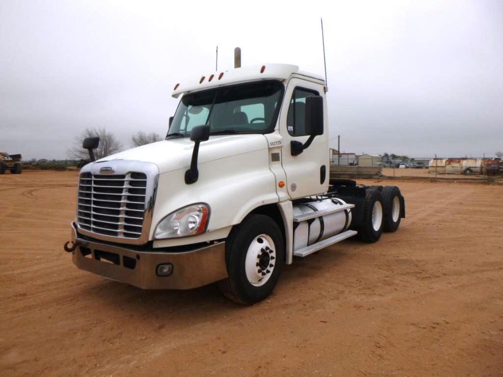 2014 Freightliner Day Cab Truck
