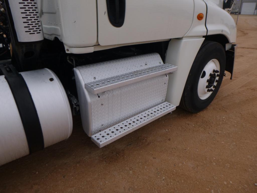 2014 Freightliner Day Cab Truck