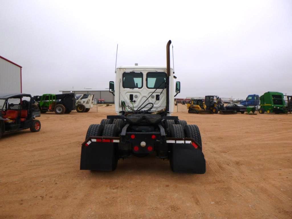 2014 Freightliner Day Cab Truck