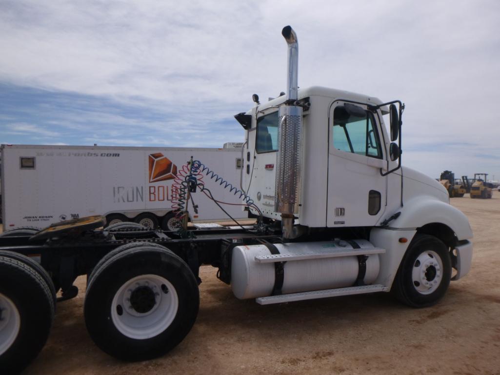 2006 Freightliner Columbia Day Cab Truck