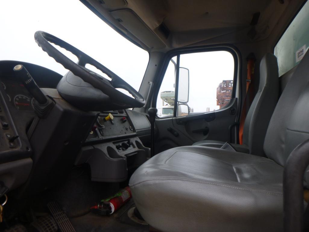 2007 Freightliner Straight Moving Truck