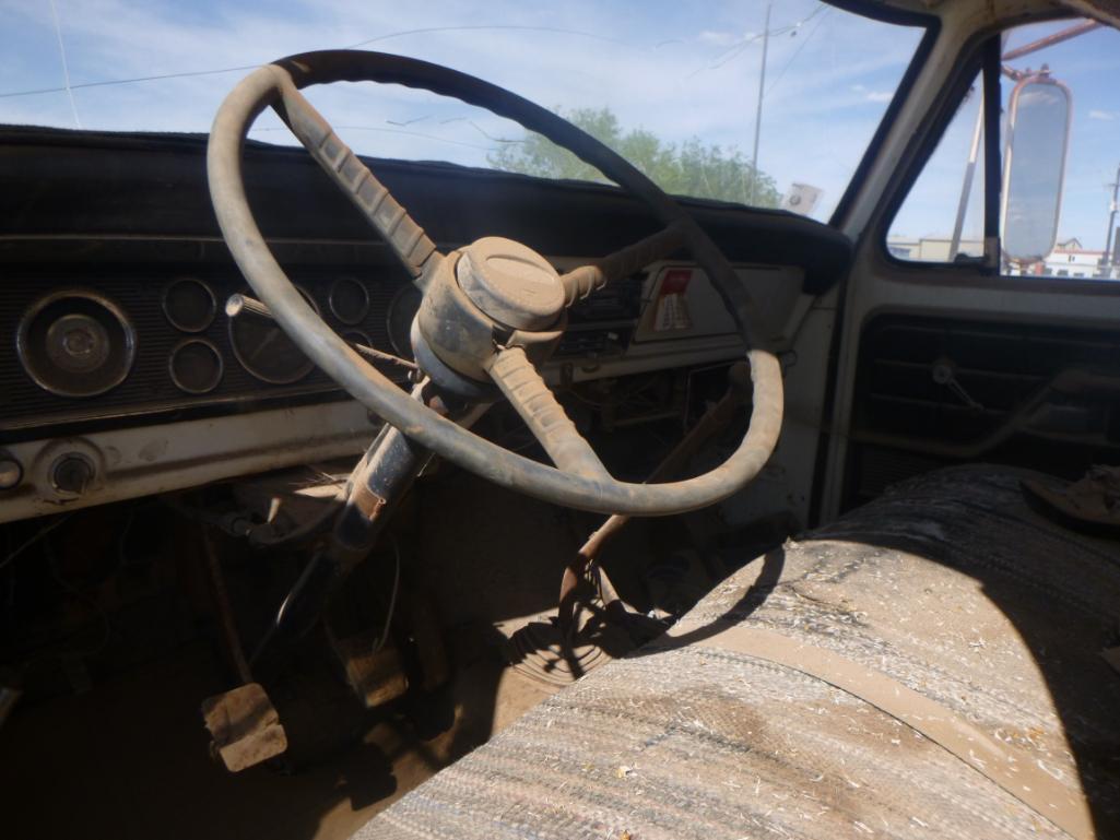 1974 Ford F-700 Fuel Truck