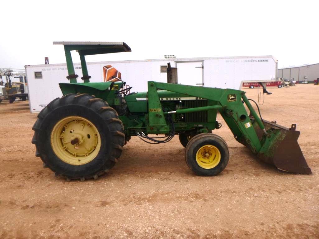 John Deere 2640 Tractor with Front end Loader