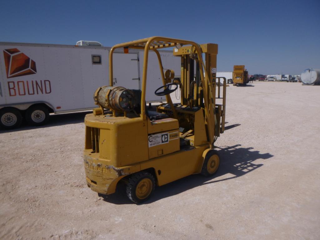 CAT T40B Forklift