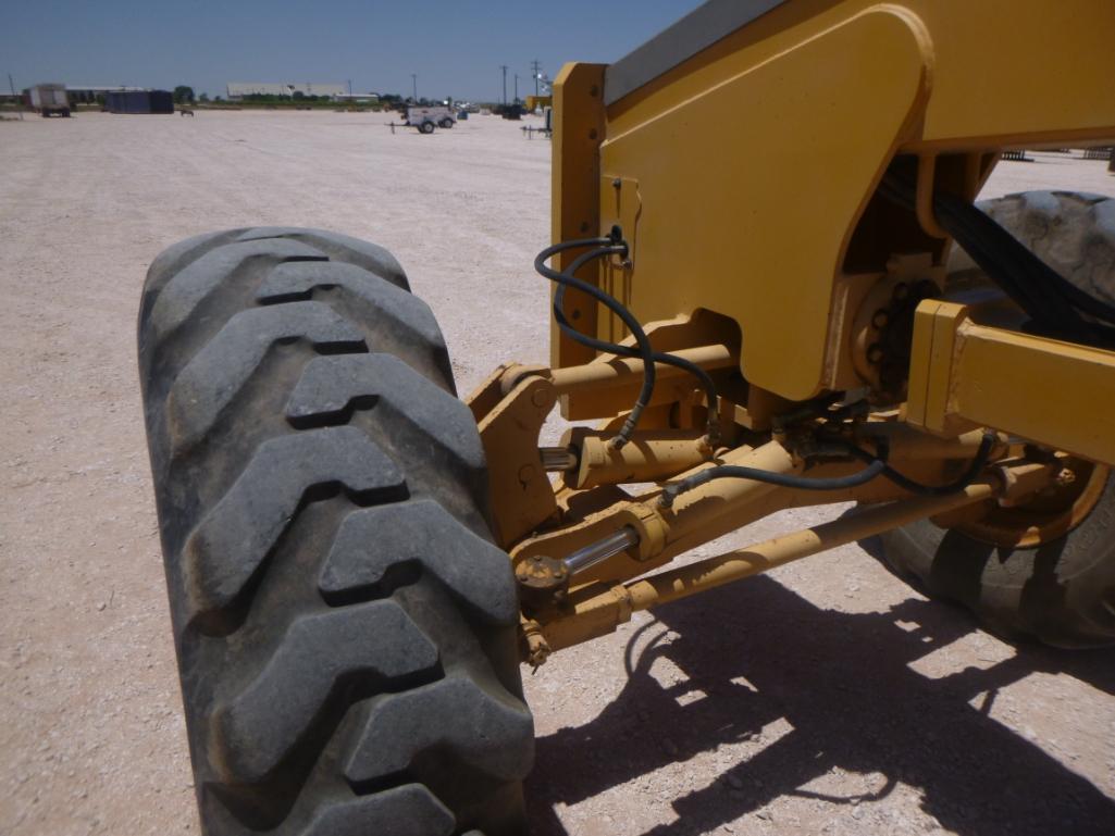 2002 Volvo G720 Motor Grader