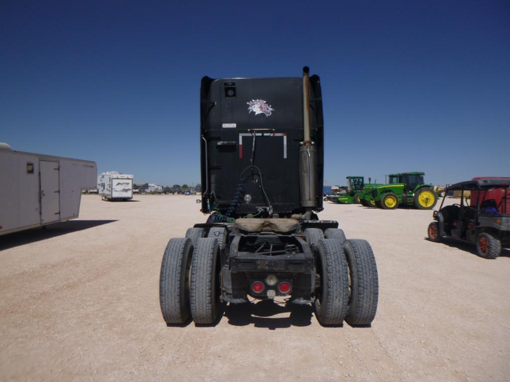 2007 Freightliner ST120 Truck