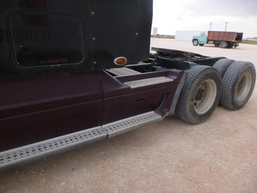 2007 Freightliner ST120 Truck