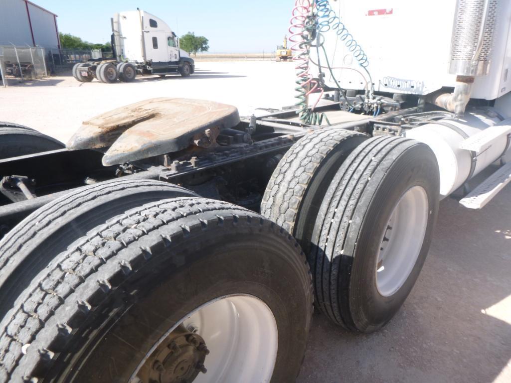 2006 Freightliner Columbia Day Cab Truck