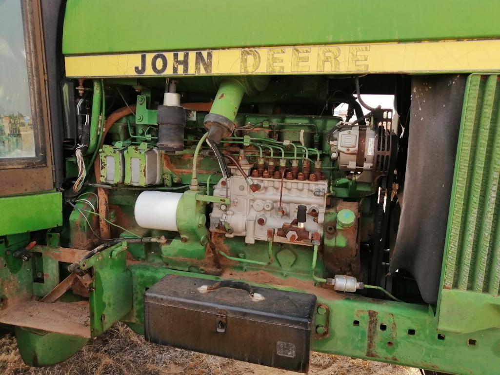 John Deere 4850 Tractor