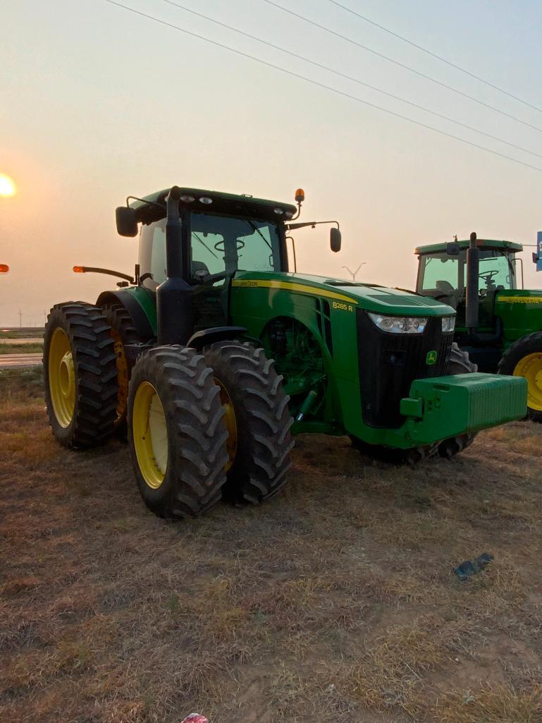 2012 John Deere 8285R tractor