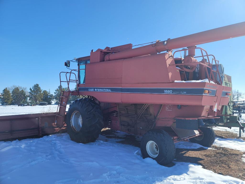 Case International 1680 Axial-Flow Combine