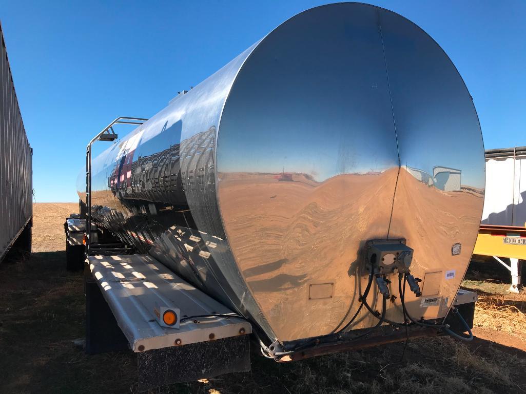 Polar 6,000 Gallon Stainless Tandem Axle Tank Trailer