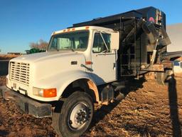 1999 International 4800 GT466 Single Axle Feed Truck