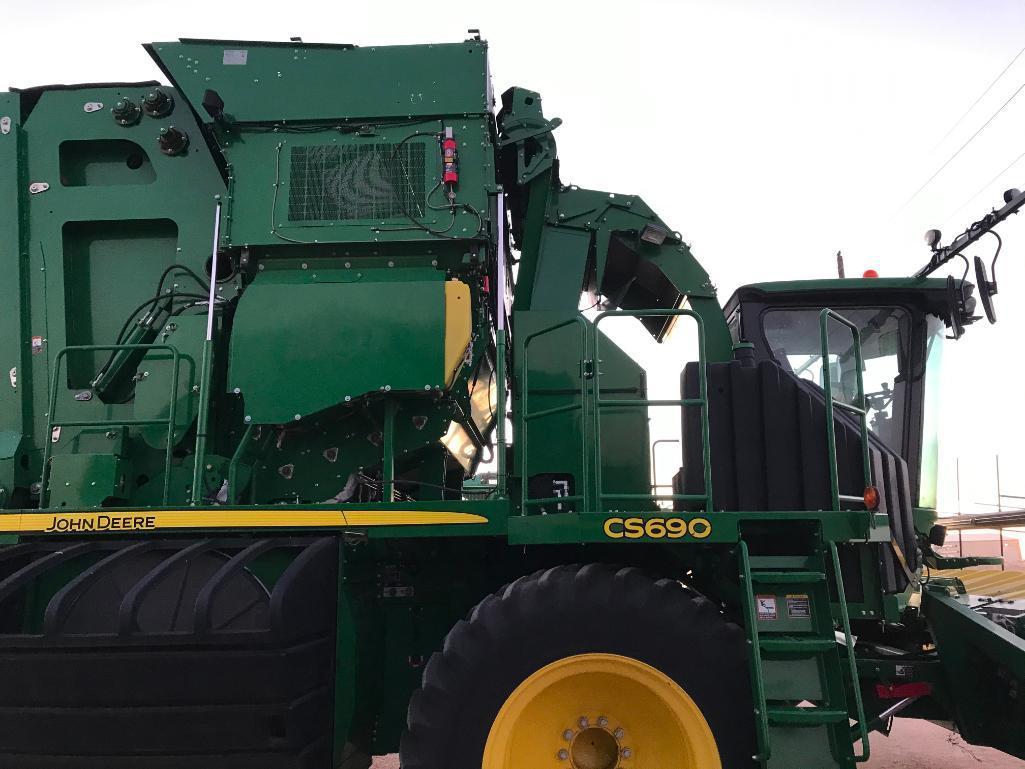 2016 John Deere CS690 Cotton Stripper/Baler