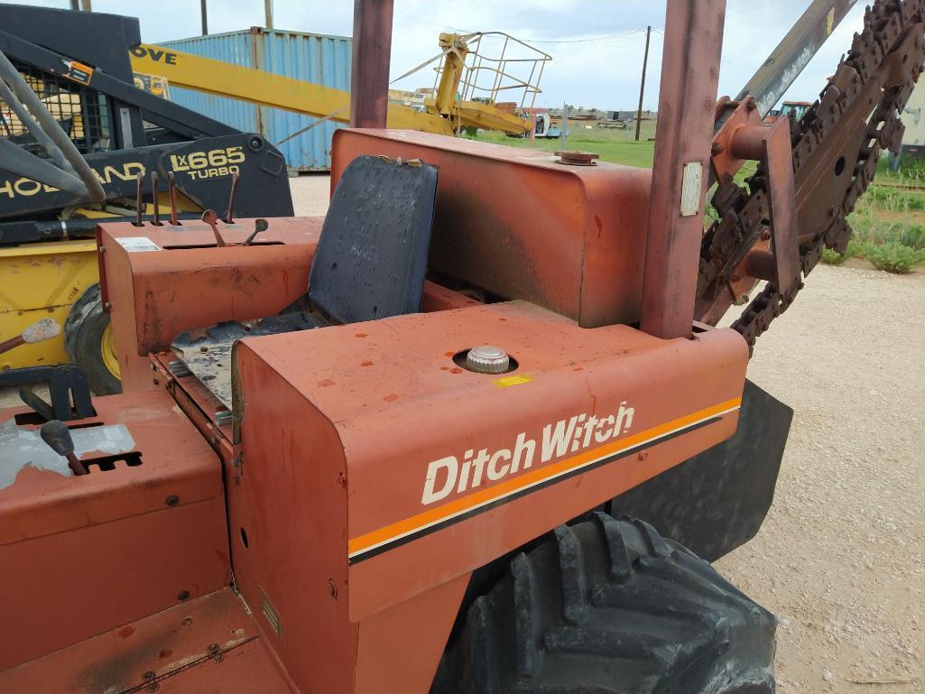 Ditch Witch 4010 Trencher (Does Not Run )