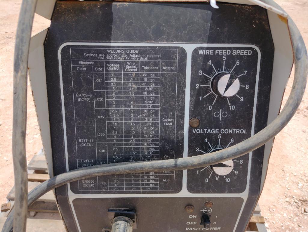 Hobart Beta-Mig 170 Welder