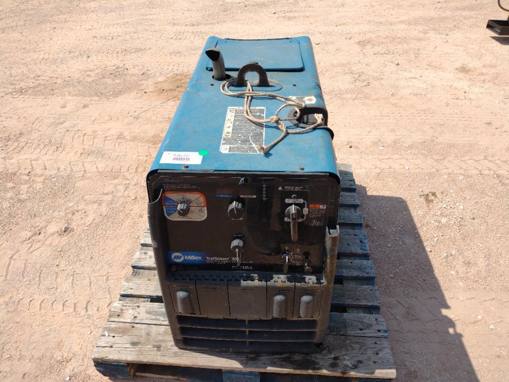 Miller Trailblazer 302 Welder