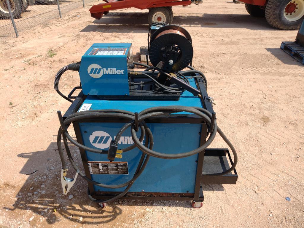 Miller Deltaweld 302 Welder with Miller 22A Wire Feeder