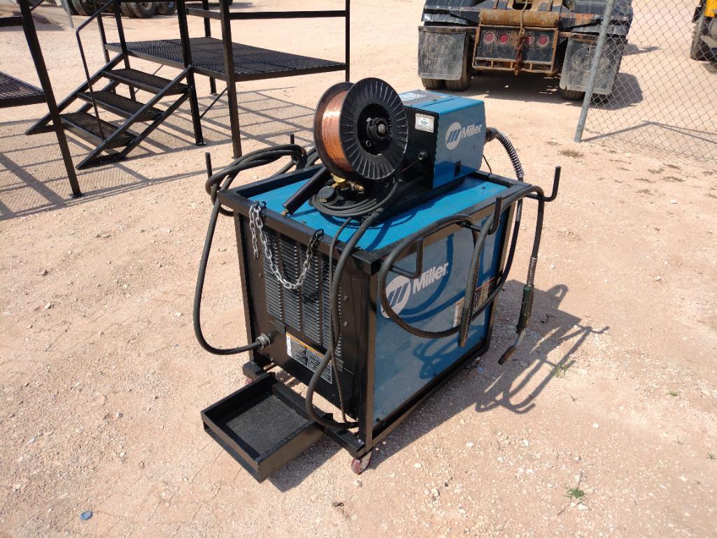 Miller Deltaweld 302 Welder with Miller 22A Wire Feeder