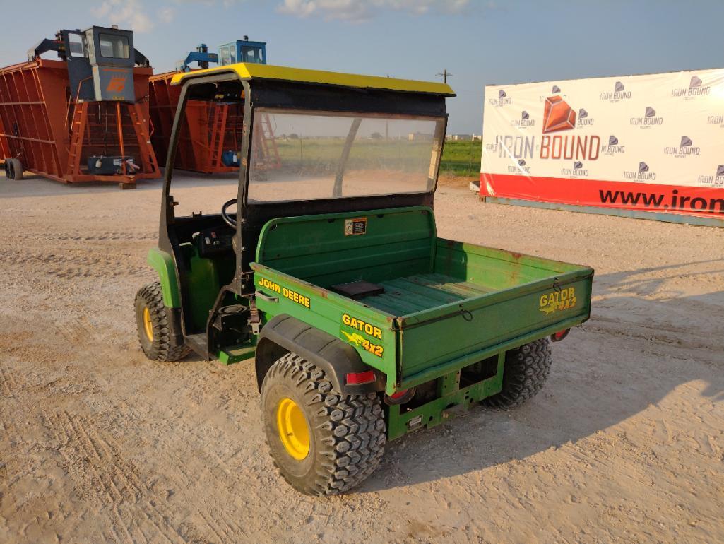 John Deere 4X2 Gator