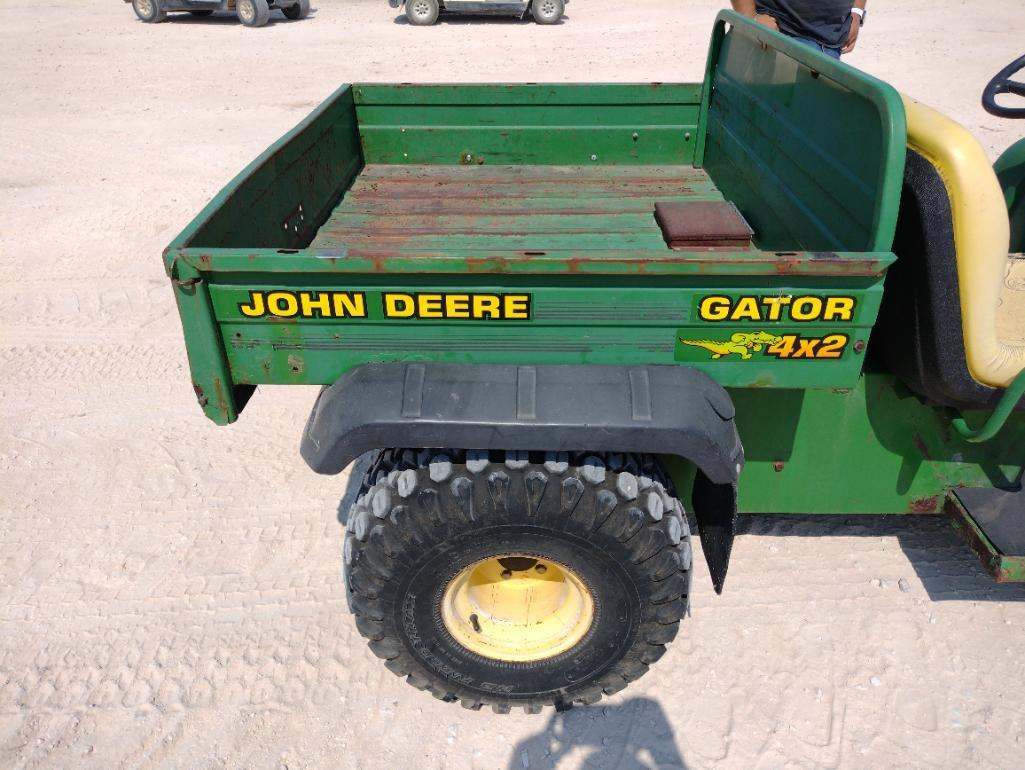 John Deere 4X2 Gator