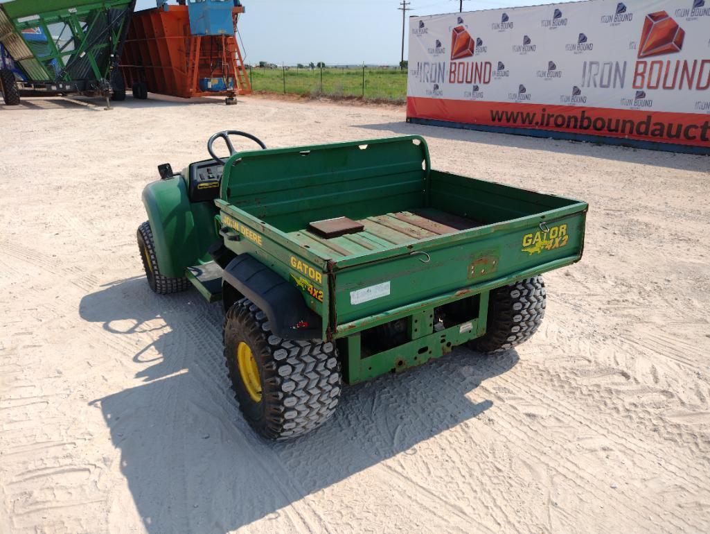 John Deere 4X2 Gator