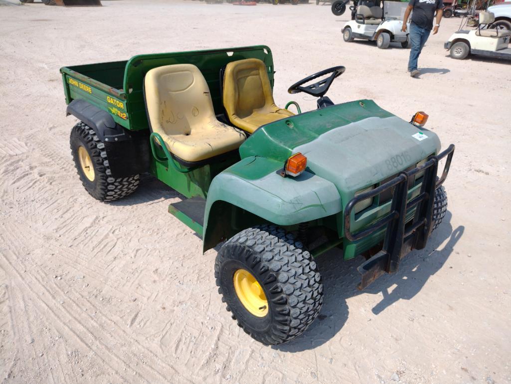 John Deere 4X2 Gator