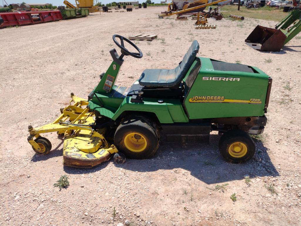 John Deere F725 Riding Mower