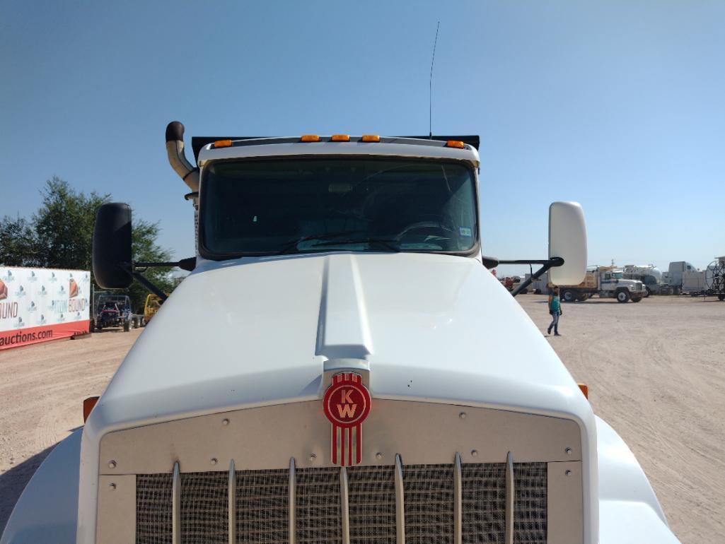 2010 Kenworth T800 Dump Truck