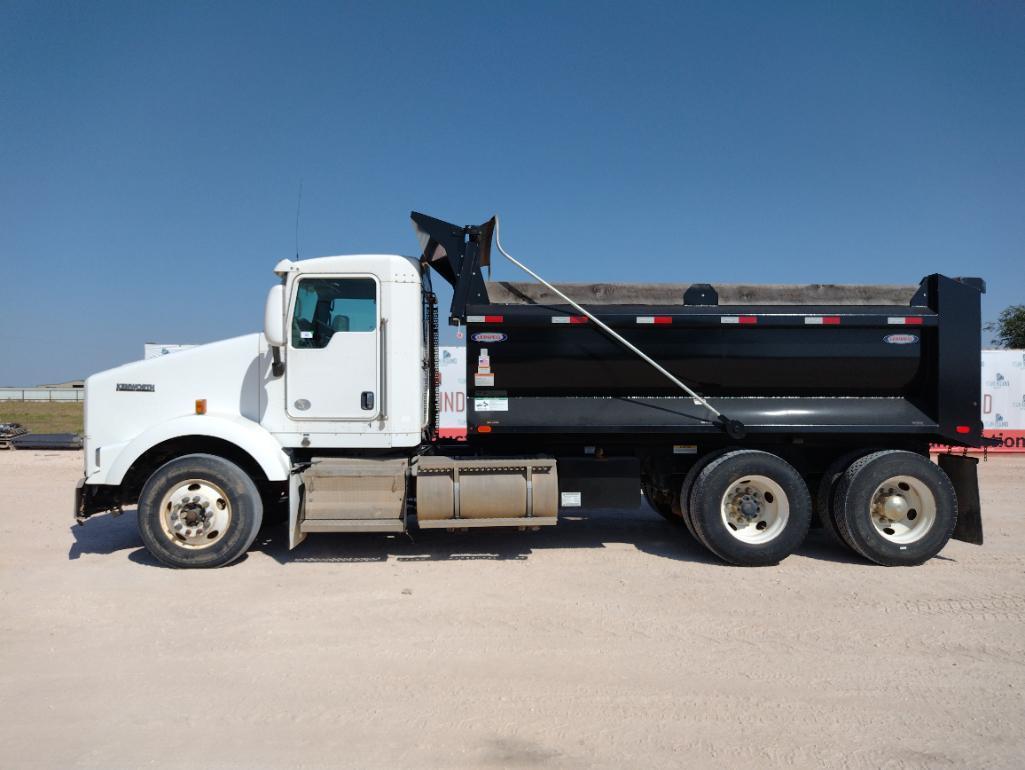 2010 Kenworth T800 Dump Truck