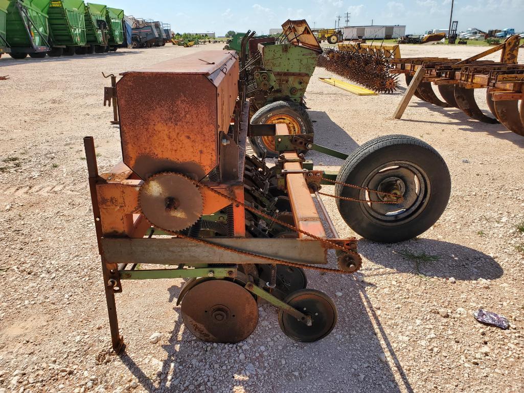 6FT 3 Pt Hitch Seed Drill