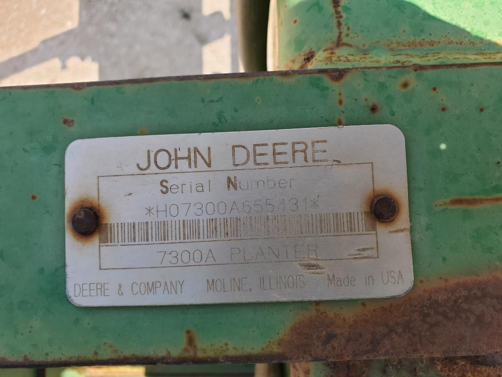 John Deere 7300 Vacuum Planter