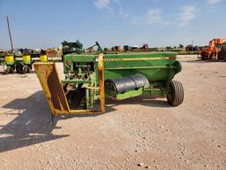 John Deere 347 Square Baler