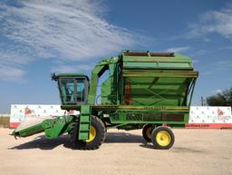 1996 John Deere 7450 Cotton Stripper