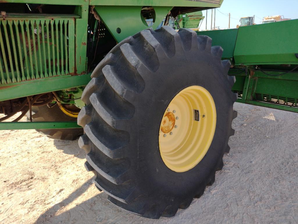 1996 John Deere 7450 Cotton Stripper