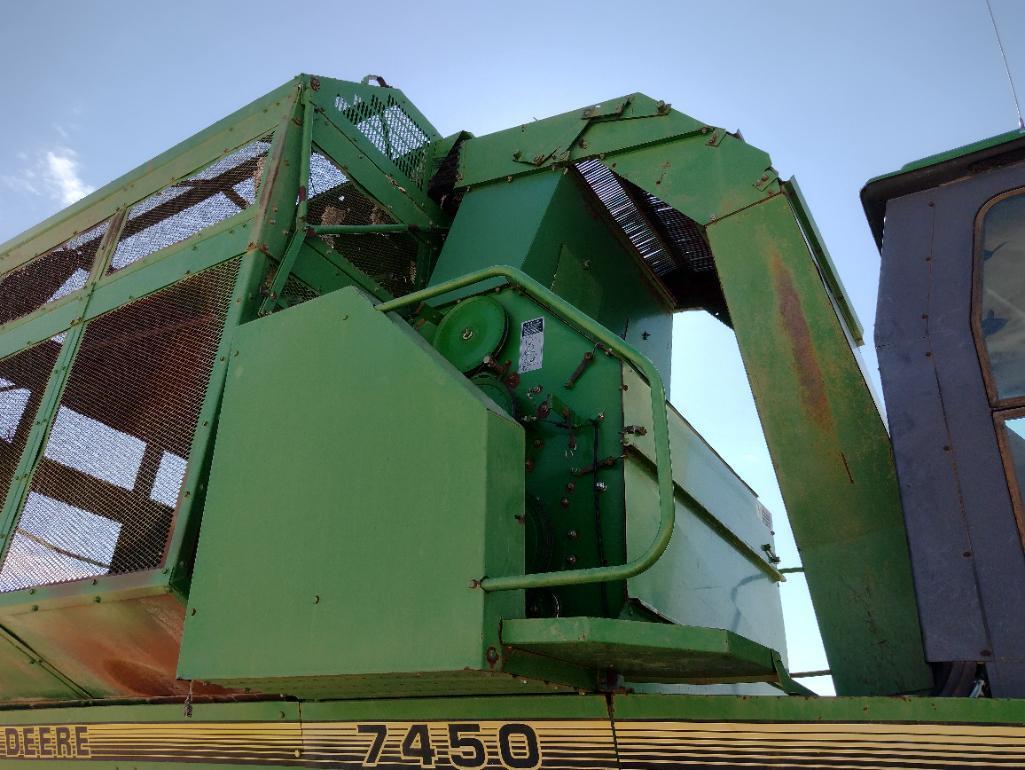 1996 John Deere 7450 Cotton Stripper