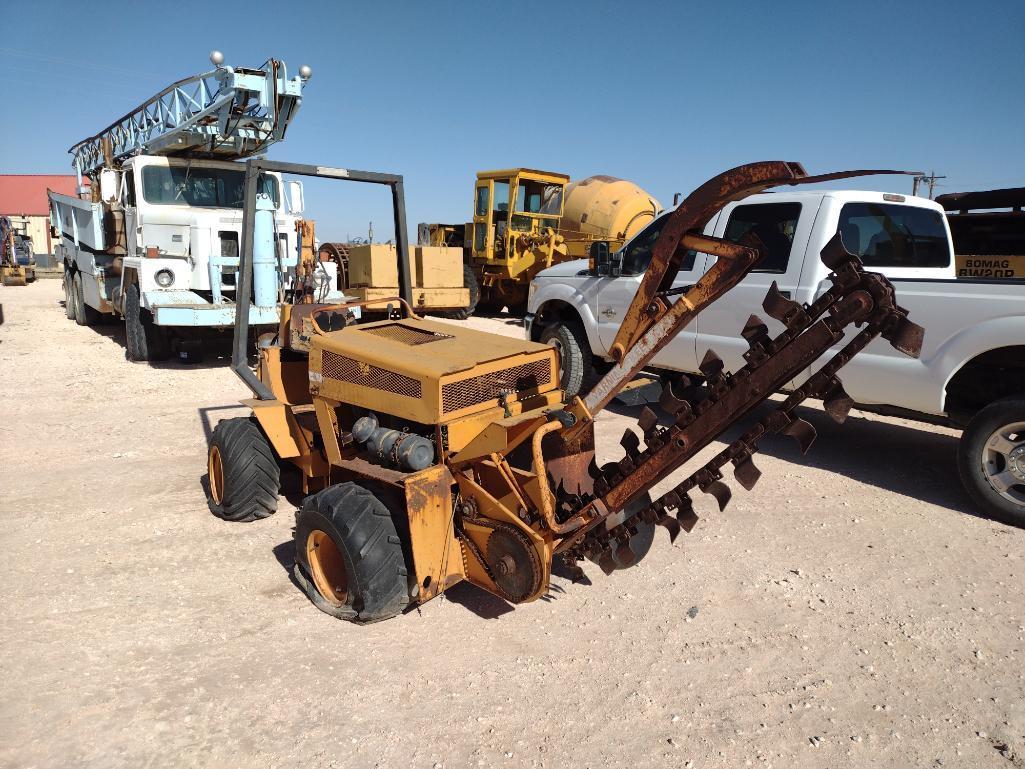 Davis 25+4 Trencher