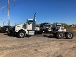 2007 Kenworth T800 Cab + Chassis Truck