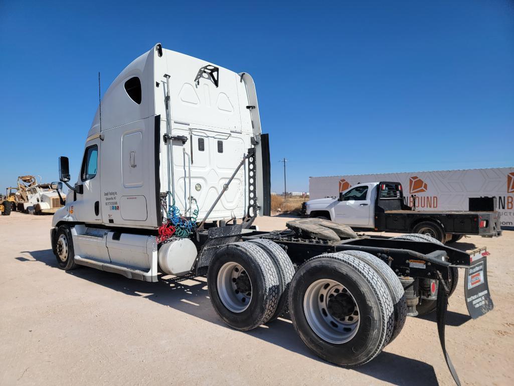 2009 Freightliner Cascadia 125 Truck