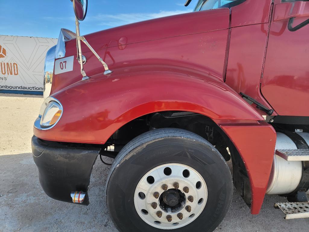 2006 Freightliner Columbia 120 Truck