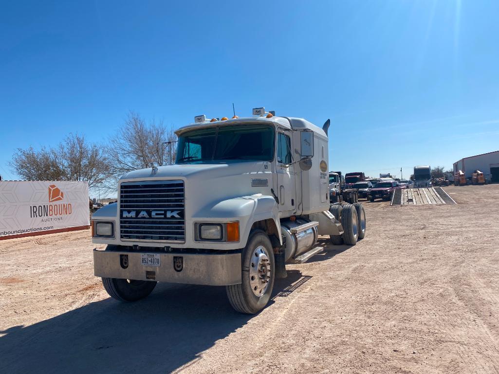 2001 Mack CH613 Truck