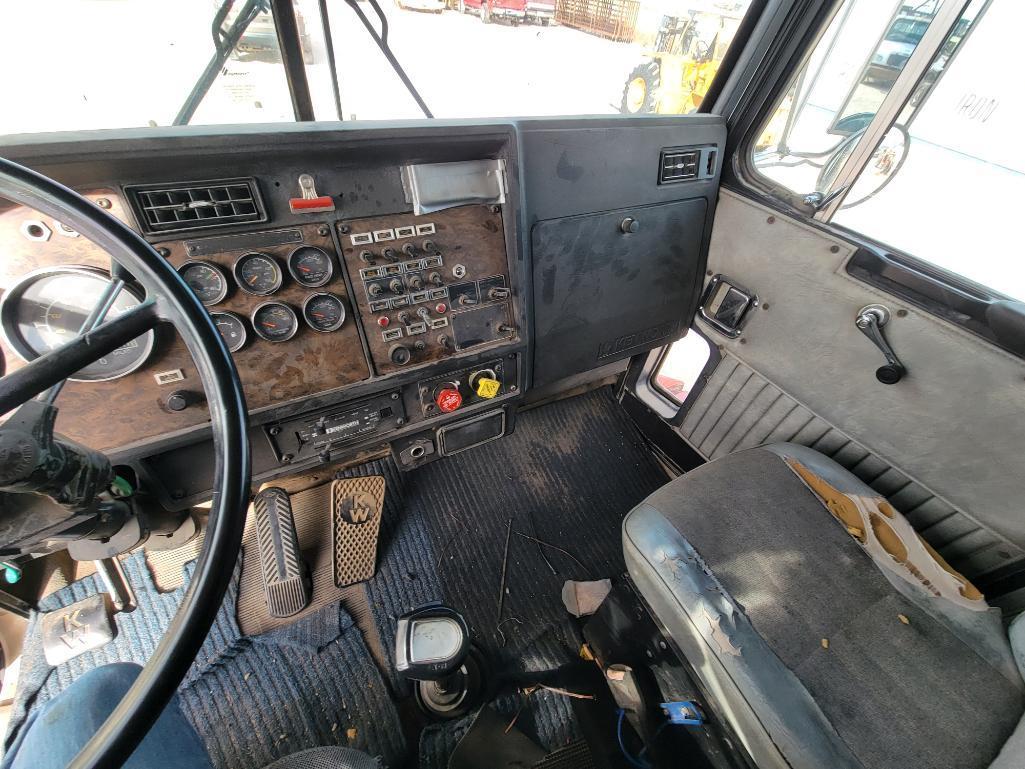 1989 Kenworth T600 Truck Tractor