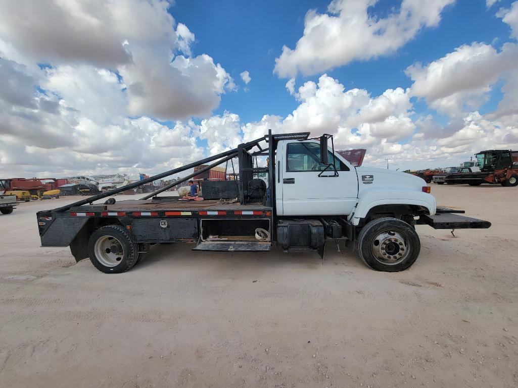 2002 Chevrolet C6500 Roustabout Truck