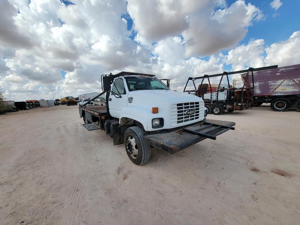 2002 Chevrolet C6500 Roustabout Truck
