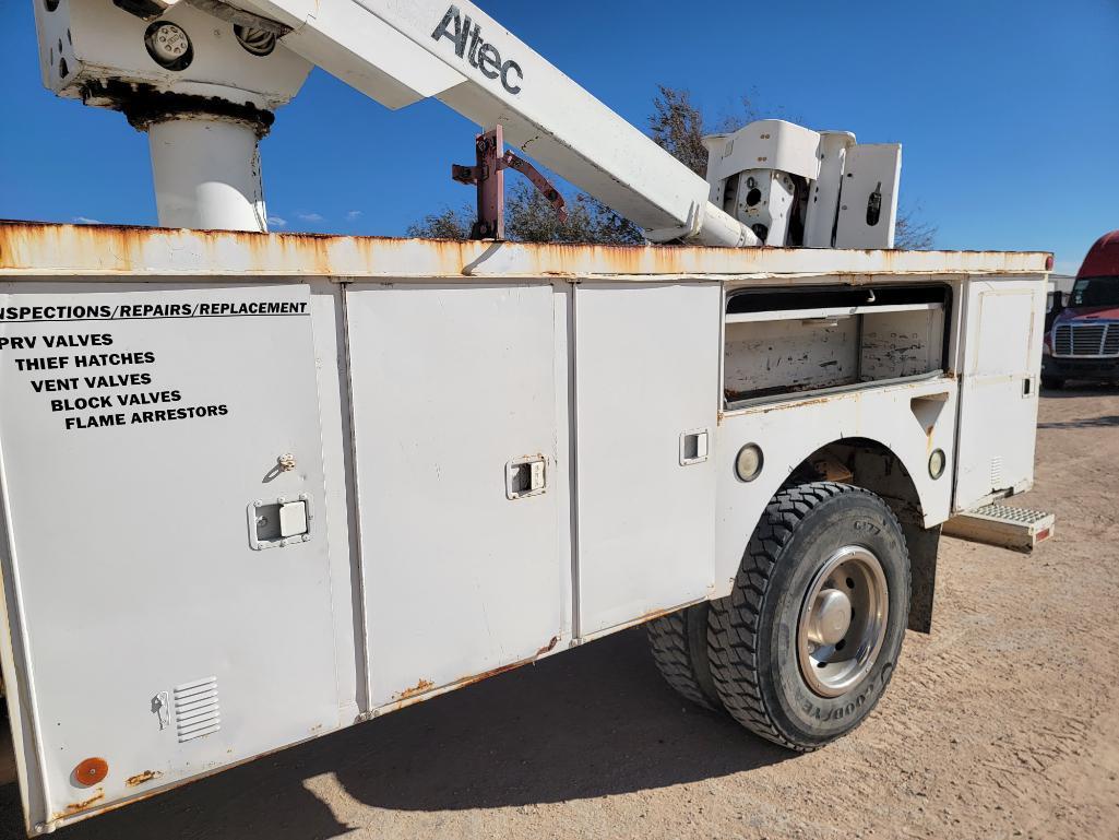 2000 GMC C6500 Bucket Truck