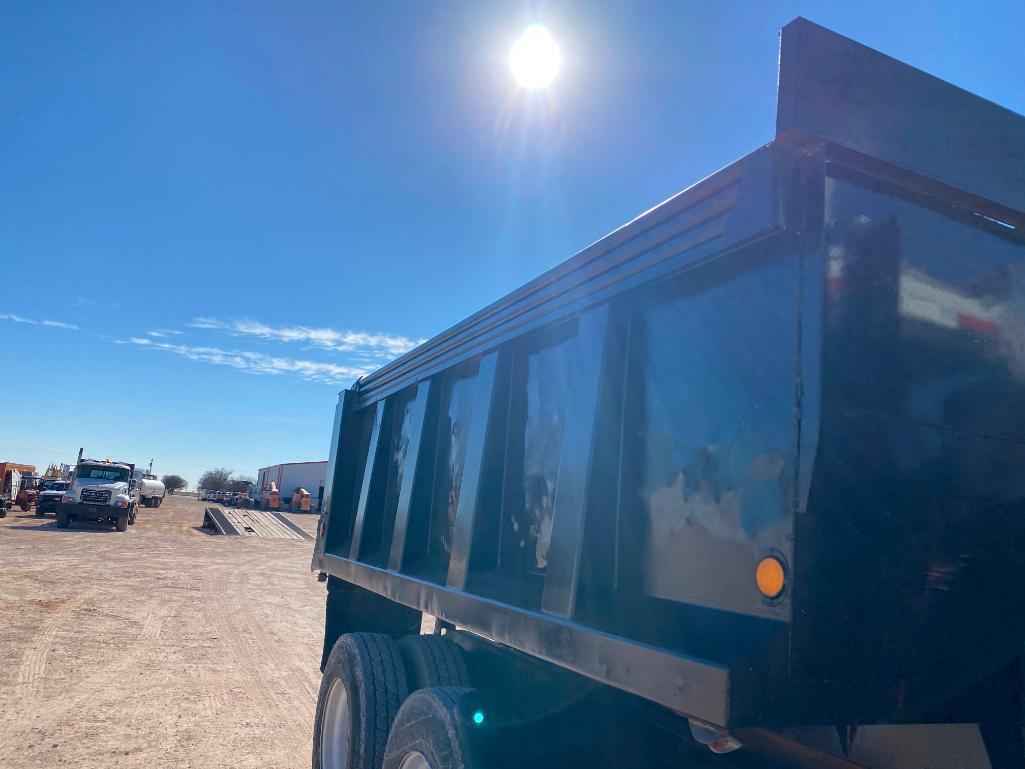 2001 Freightliner FLD120 Truck